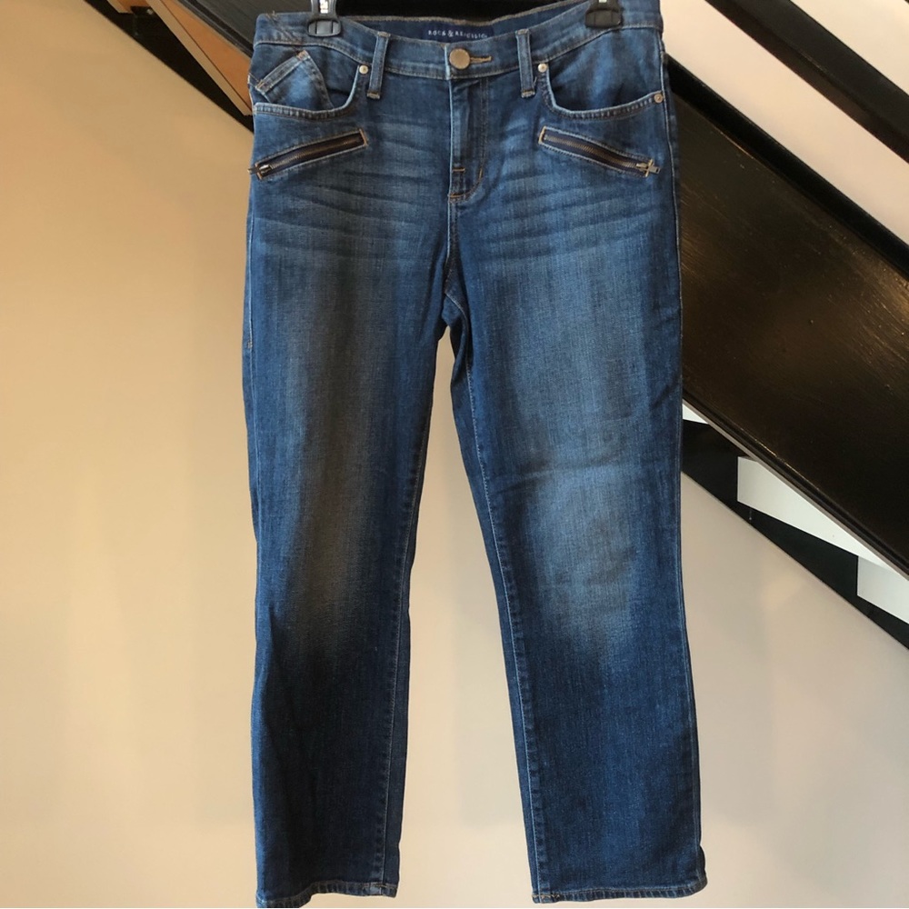Women’s Straight Leg Medium Wash ‘Kendall’ Jeans. 25”inseam, 35”outer, Size 10